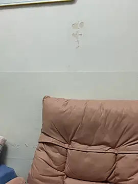 Snapshot of milkwine chatting on May 2026 01:14:01 AM milkwine online show from May 2026 01:14:01 AM