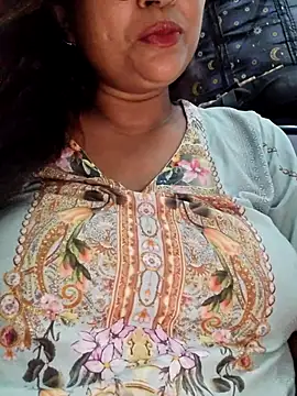Snapshot of Gulapi_N chatting on July 2026 09:44:02 AM Gulapi N online show from July 2026 09:44:02 AM