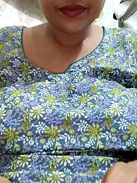 Snapshot of Gulapi_N chatting on July 2026 09:46:01 AM Gulapi N online show from July 2026 09:46:01 AM