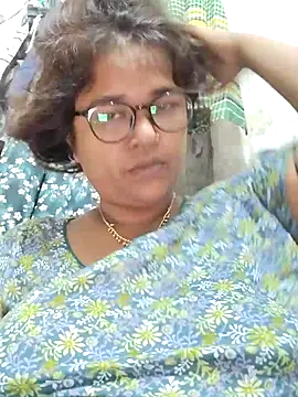 Snapshot of Gulapi_N chatting on July 2026 02:08:02 PM Gulapi N online show from July 2026 02:08:02 PM