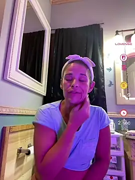 Snapshot of Vanessa_Valentine chatting on June 2026 01:56:02 PM Vanessa Valentine online show from June 2026 01:56:02 PM