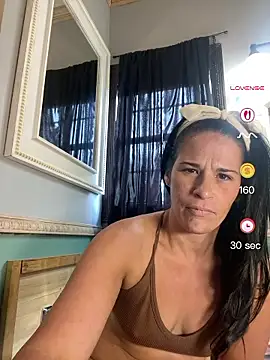 Snapshot of Vanessa_Valentine chatting on July 2026 02:42:02 PM Vanessa Valentine online show from July 2026 02:42:02 PM