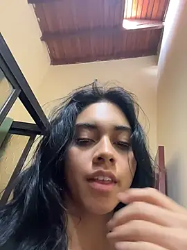 mia moonna online show from April 2026 11:38:01 AM