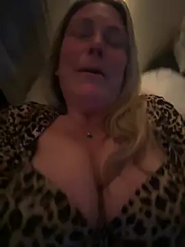 Snapshot of bigtitslivetofuck chatting on March 2025 03:21:02 AM bigtitslivetofuck online show from March 2025 03:21:02 AM