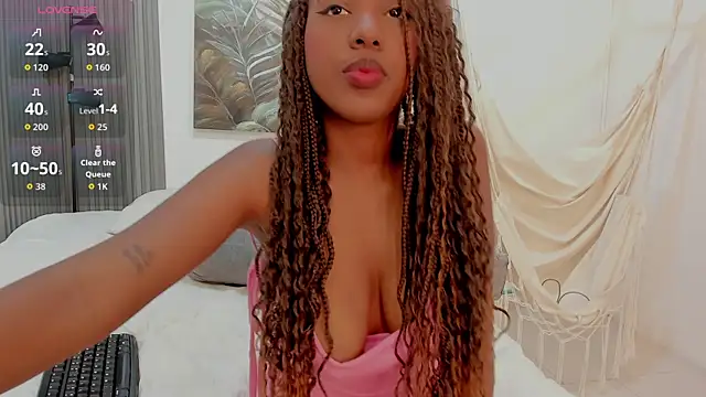 Snapshot of Kiara_Curls chatting on July 2026 12:48:02 PM Kiara Curls online show from July 2026 12:48:02 PM