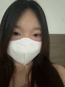 Snapshot of Ni_Tran chatting on June 2026 05:15:01 PM Ni Tran online show from June 2026 05:15:01 PM