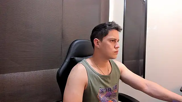 Snapshot of KendricTorres chatting on June 2026 03:25:02 PM KendricTorres online show from June 2026 03:25:02 PM