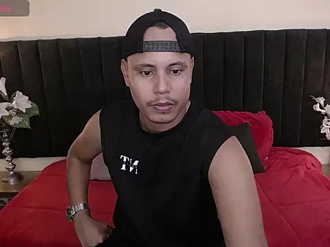 Snapshot of noah_oliver1 chatting on May 2026 01:14:01 AM noah oliver1 online show from May 2026 01:14:01 AM