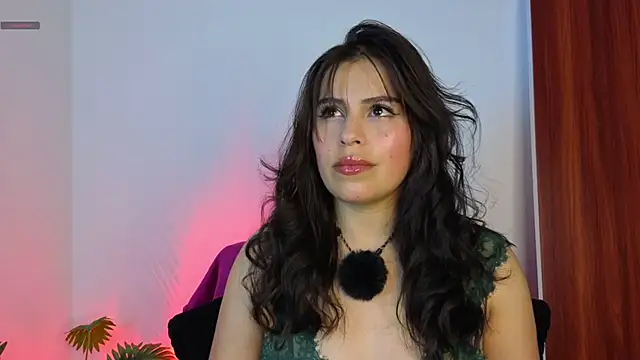 Yenifer 27 online show from May 2026 03:02:02 AM