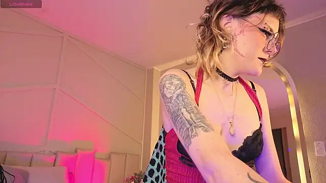 Rossiee huntt online show from April 2026 01:06:01 PM