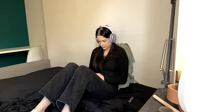 AmbientInvalid online show from April 2026 01:06:01 PM