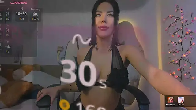 Snapshot of YukiLuna_ chatting on May 2026 11:42:02 AM YukiLuna online show from May 2026 11:42:02 AM
