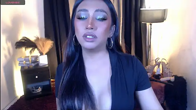 Snapshot of LoveMarie69xoxo chatting on May 2026 06:20:01 PM LoveMarie69xoxo online show from May 2026 06:20:01 PM