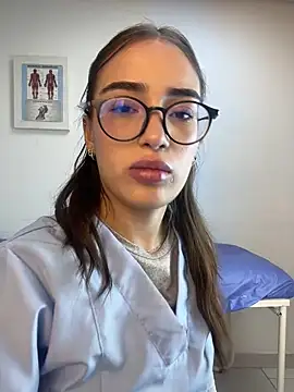 Snapshot of Sweet_Milaa1 chatting on May 2026 06:05:01 PM Sweet Milaa1 online show from May 2026 06:05:01 PM
