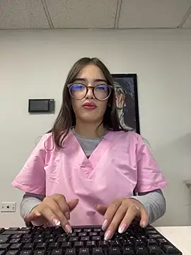 Snapshot of Sweet_Milaa1 chatting on June 2026 07:52:01 PM Sweet Milaa1 online show from June 2026 07:52:01 PM
