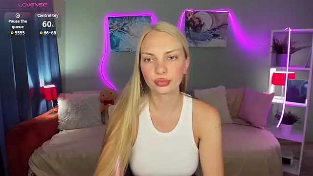 Snapshot of NancyGlamour chatting on June 2026 11:12:02 AM NancyGlamour online show from June 2026 11:12:02 AM