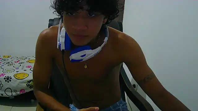Snapshot of Hansel_take chatting on May 2026 06:48:02 PM Hansel take online show from May 2026 06:48:02 PM