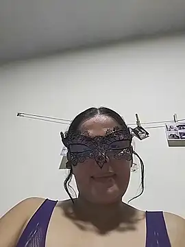Snapshot of Bella_Morena27 chatting on May 2026 01:57:16 AM Bella Morena27 online show from May 2026 01:57:16 AM