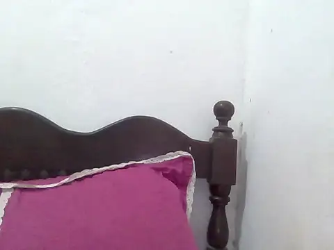 Xoeni online show from May 2026 11:23:04 PM