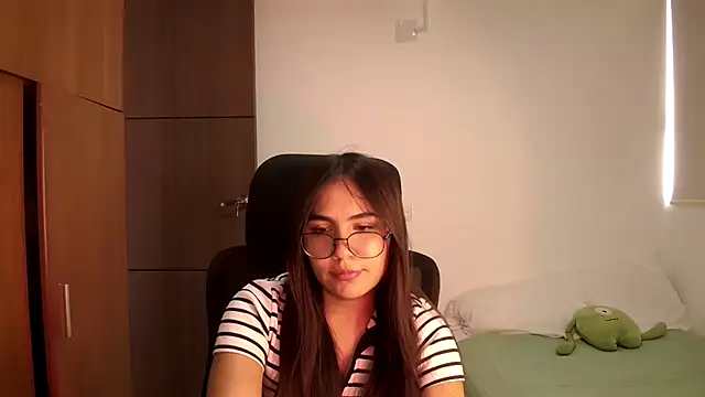 Snapshot of abbyyandmaxx chatting on May 2026 04:57:01 PM abbyyandmaxx online show from May 2026 04:57:01 PM