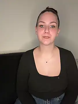 CuteBeaX online show from July 2026 06:04:02 PM