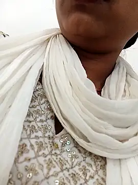 Simmi-00 online show from May 2026 07:49:01 AM