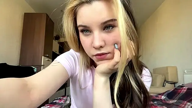 ShaniceYaden online show from April 2026 02:07:02 AM