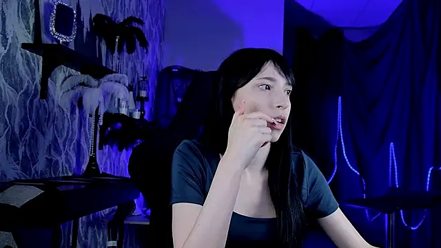 Snapshot of SeraphineSparda chatting on July 2026 11:40:01 AM SeraphineSparda online show from July 2026 11:40:01 AM