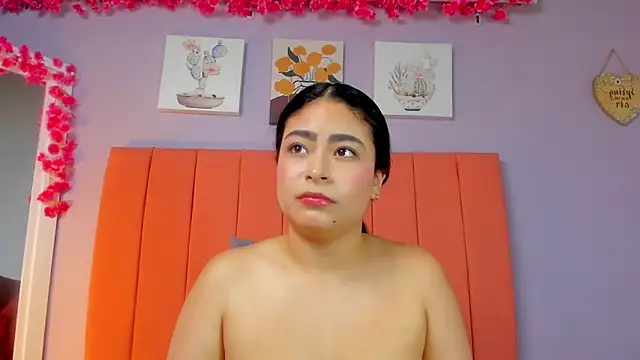 roxanneowens online show from April 2026 05:30:01 PM