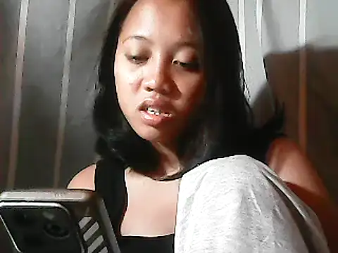 Snapshot of Yours_AsianPinayGirl18 chatting on June 2026 11:18:02 PM Yours AsianPinayGirl18 online show from June 2026 11:18:02 PM