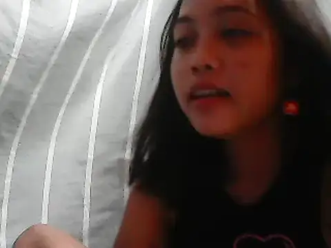 Snapshot of Yours_AsianPinayGirl18 chatting on June 2026 06:43:02 AM Yours AsianPinayGirl18 online show from June 2026 06:43:02 AM