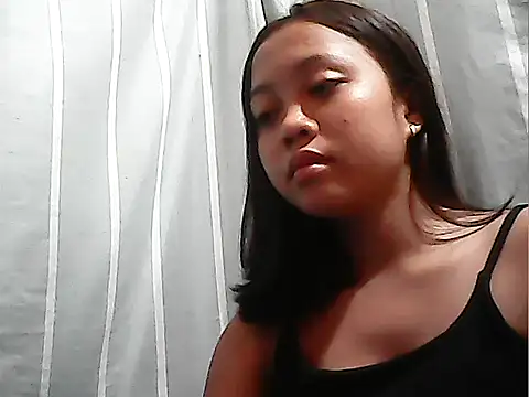 Snapshot of Yours_AsianPinayGirl18 chatting on June 2026 12:27:01 AM Yours AsianPinayGirl18 online show from June 2026 12:27:01 AM