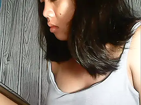 Snapshot of Yours_AsianPinayGirl18 chatting on July 2026 10:31:01 PM Yours AsianPinayGirl18 online show from July 2026 10:31:01 PM