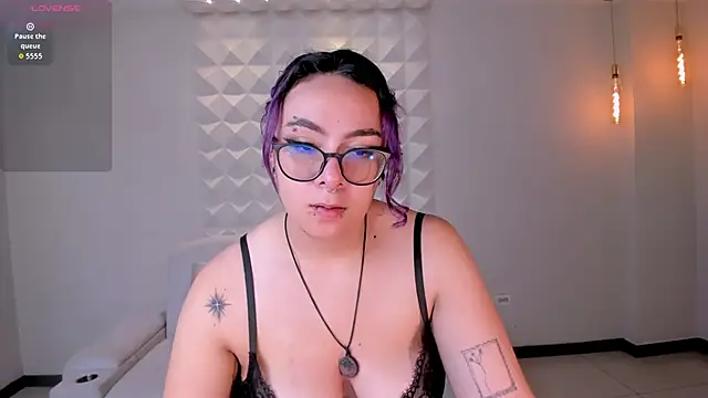Snapshot of LoiseHarper chatting on June 2026 07:58:02 PM LoiseHarper online show from June 2026 07:58:02 PM