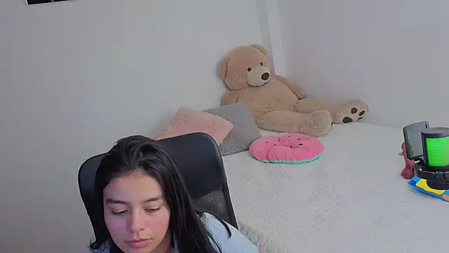 Snapshot of valerihouse_ chatting on July 2026 12:17:01 AM valerihouse online show from July 2026 12:17:01 AM