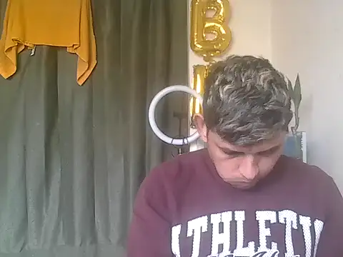 Andriuz001 online show from May 2026 01:19:01 PM