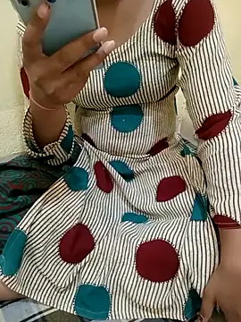 Snapshot of Seema_yadav01 chatting on June 2026 06:06:01 AM Seema yadav01 online show from June 2026 06:06:01 AM