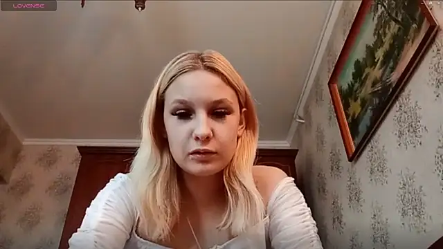 Snapshot of SharriLeisey chatting on June 2026 10:17:02 AM SharriLeisey online show from June 2026 10:17:02 AM
