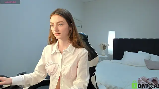 Valenora1 online show from May 2026 11:28:02 AM