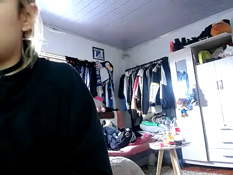 bunnyfoxxd online show from June 2026 08:18:02 PM