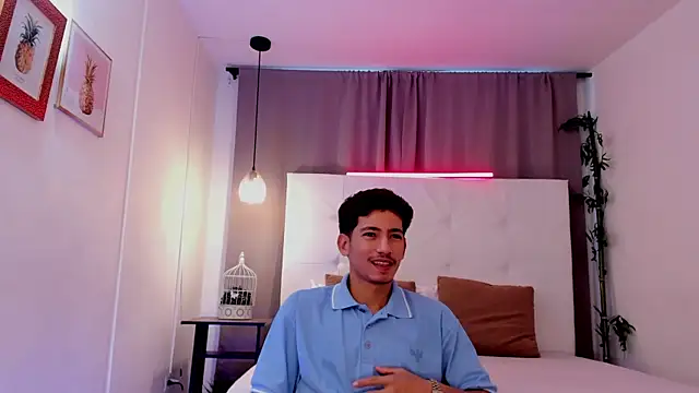 Snapshot of Alejo-and-Thiago chatting on July 2026 12:14:01 PM Alejo-and-Thiago online show from July 2026 12:14:01 PM