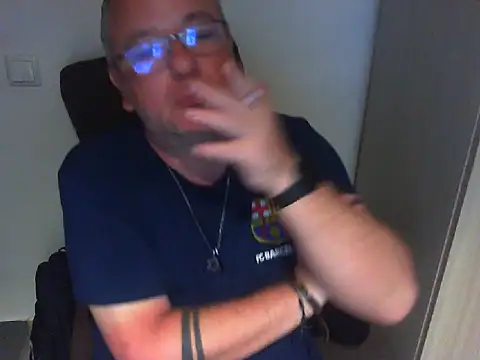 Snapshot of GeorgeCarlo chatting on May 2026 05:40:02 PM GeorgeCarlo online show from May 2026 05:40:02 PM
