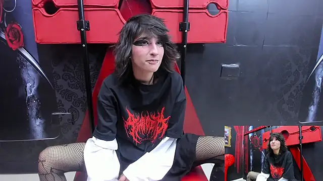 Snapshot of Evelin_Hellsing chatting on May 2026 01:45:01 AM Evelin Hellsing online show from May 2026 01:45:01 AM