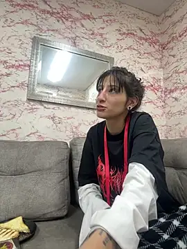 Snapshot of Evelin_Hellsing chatting on June 2026 02:37:02 PM Evelin Hellsing online show from June 2026 02:37:02 PM