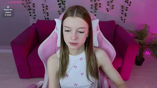Snapshot of Eva_Th0mpson chatting on June 2026 12:57:02 AM Eva Th0mpson online show from June 2026 12:57:02 AM