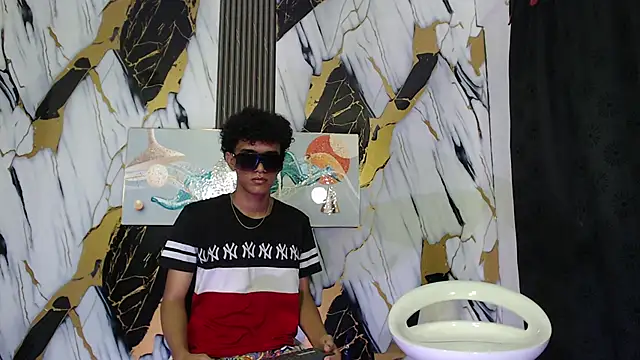 Snapshot of GOLDEN_2026 chatting on May 2026 07:19:02 PM GOLDEN 2026 online show from May 2026 07:19:02 PM