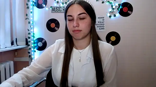 Cutie  Mia online show from May 2026 11:07:01 AM