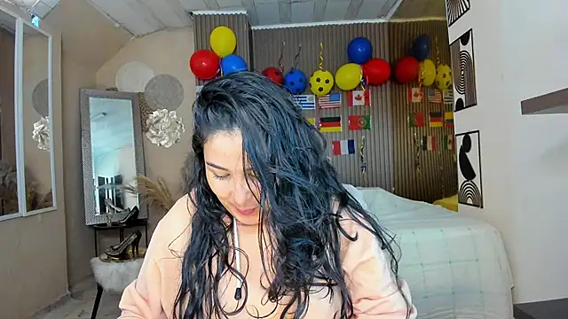 Snapshot of BBWLuxuryMuse chatting on June 2026 12:08:01 PM BBWLuxuryMuse online show from June 2026 12:08:01 PM