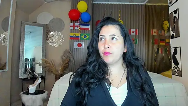 Snapshot of BBWLuxuryMuse chatting on June 2026 11:20:01 AM BBWLuxuryMuse online show from June 2026 11:20:01 AM