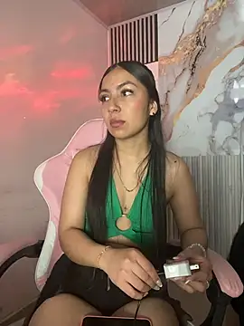 Snapshot of Julieth_ec chatting on May 2026 12:32:01 PM Julieth ec online show from May 2026 12:32:01 PM